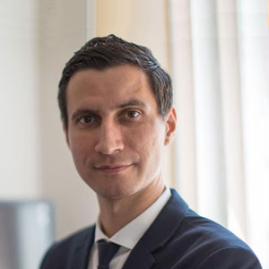 Cezar VLĂDUȚ